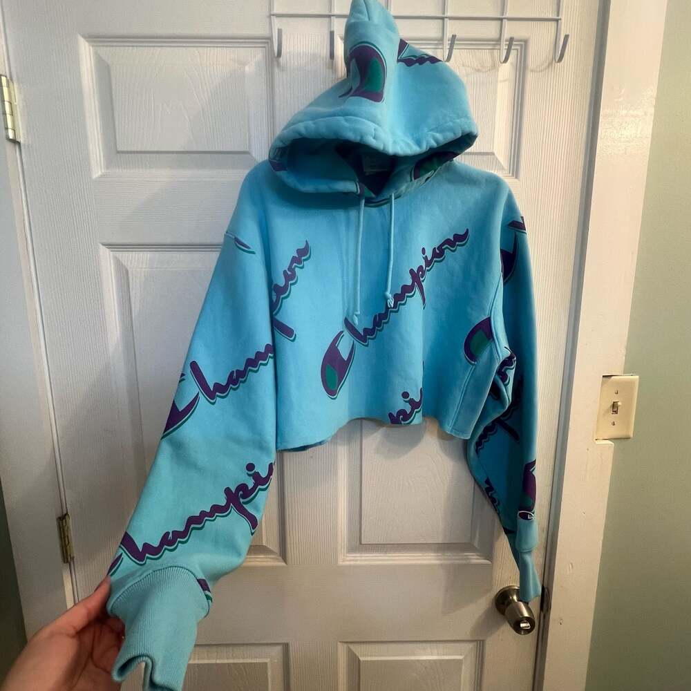 Champion Reverse Weave Women's Cropped Logo Hoodie Light Blue Size Medium